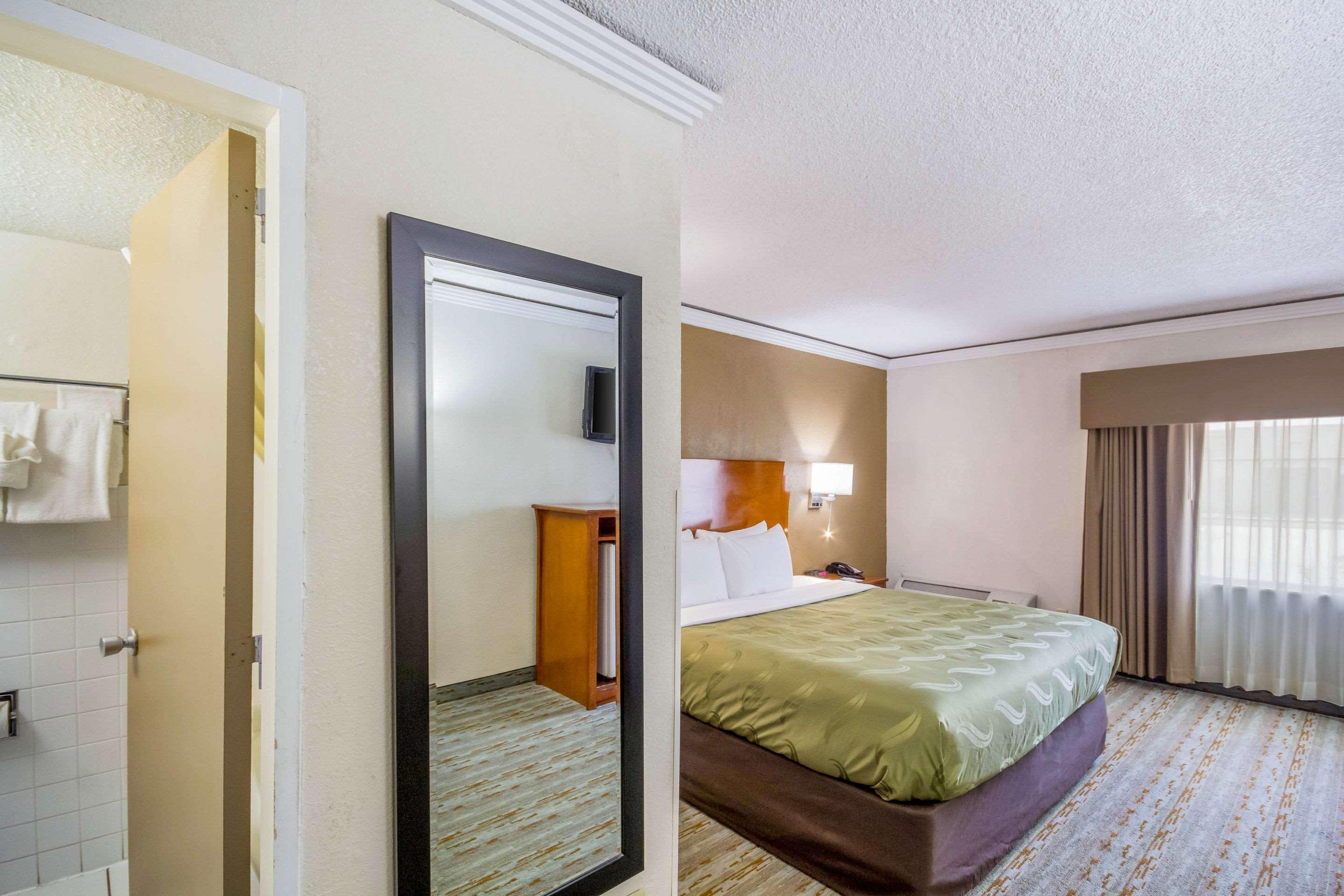 Quality Inn & Suites Kansas City - Independence I-70 East Екстер'єр фото