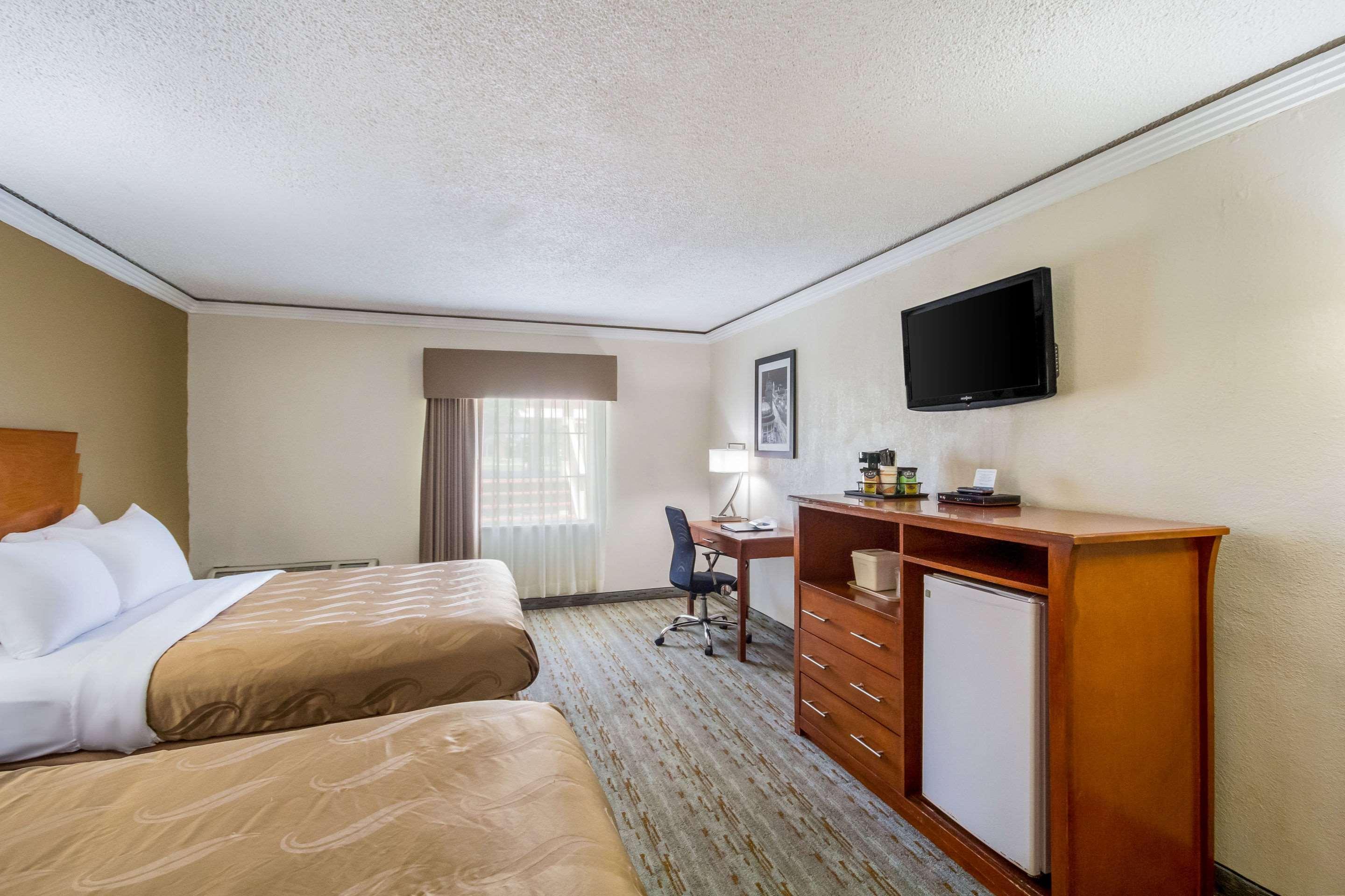 Quality Inn & Suites Kansas City - Independence I-70 East Екстер'єр фото