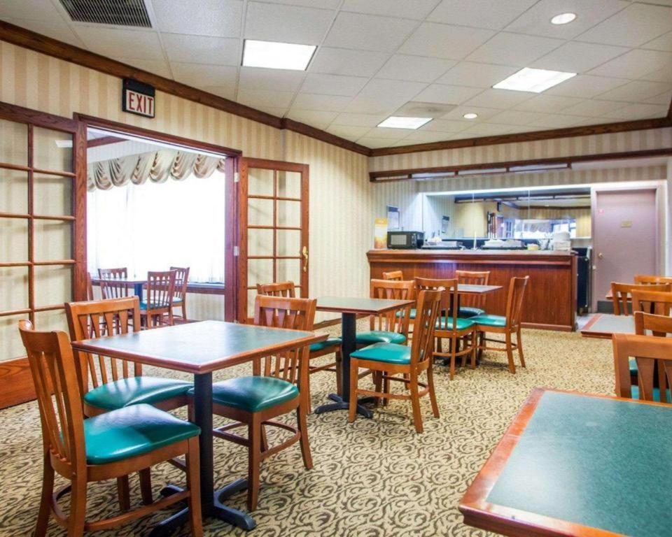 Quality Inn & Suites Kansas City - Independence I-70 East Екстер'єр фото