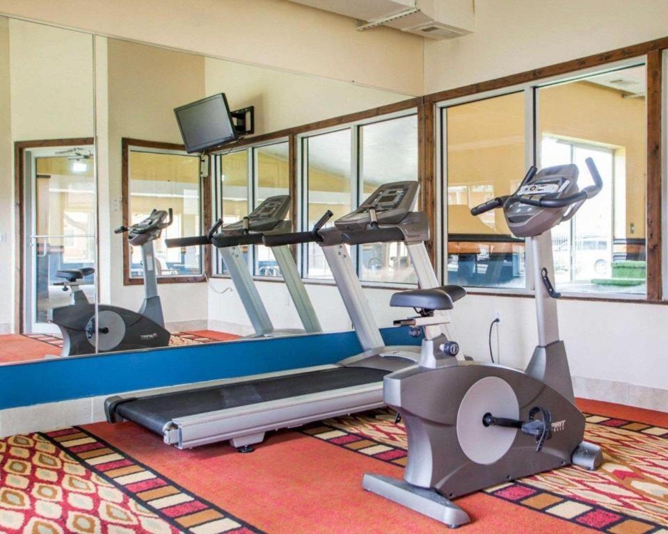 Quality Inn & Suites Kansas City - Independence I-70 East Екстер'єр фото