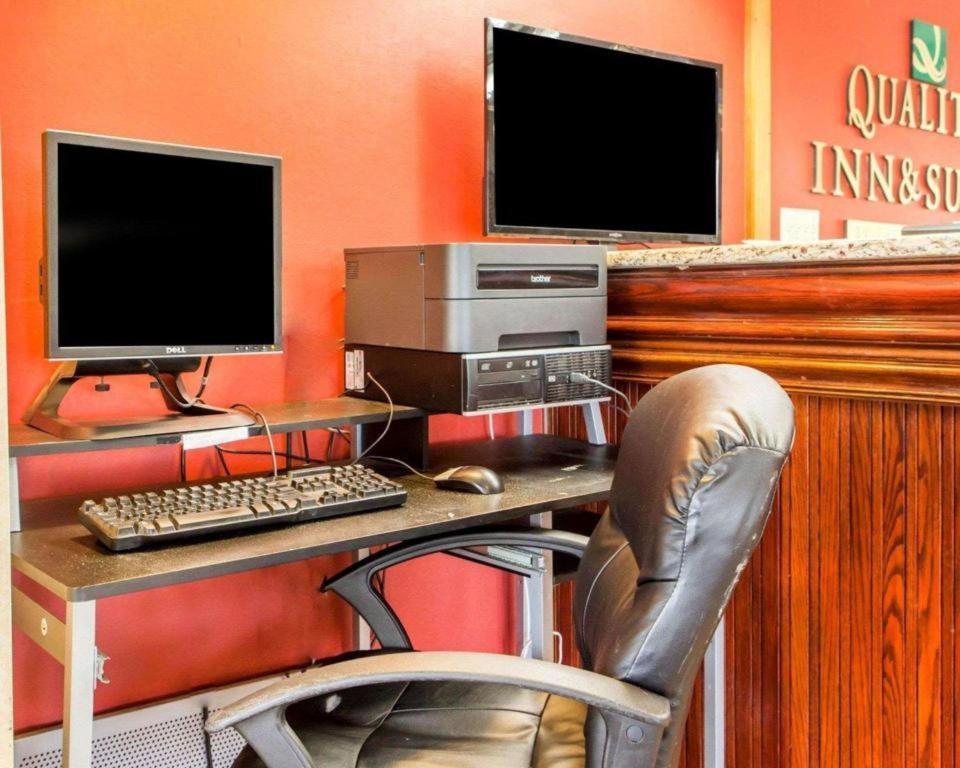 Quality Inn & Suites Kansas City - Independence I-70 East Екстер'єр фото