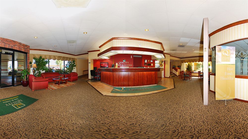 Quality Inn & Suites Kansas City - Independence I-70 East Екстер'єр фото